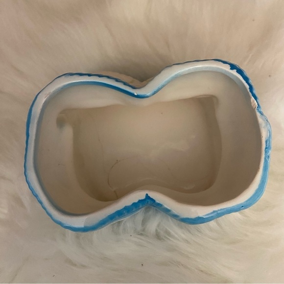 🛍️3/$30 Vintage blue & white ceramic baby booties planter made in Japan - Picture 6 of 11